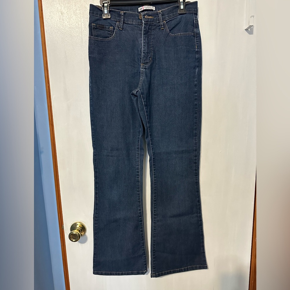 Women’s Lee Jeans, Size 8 Medium EUC